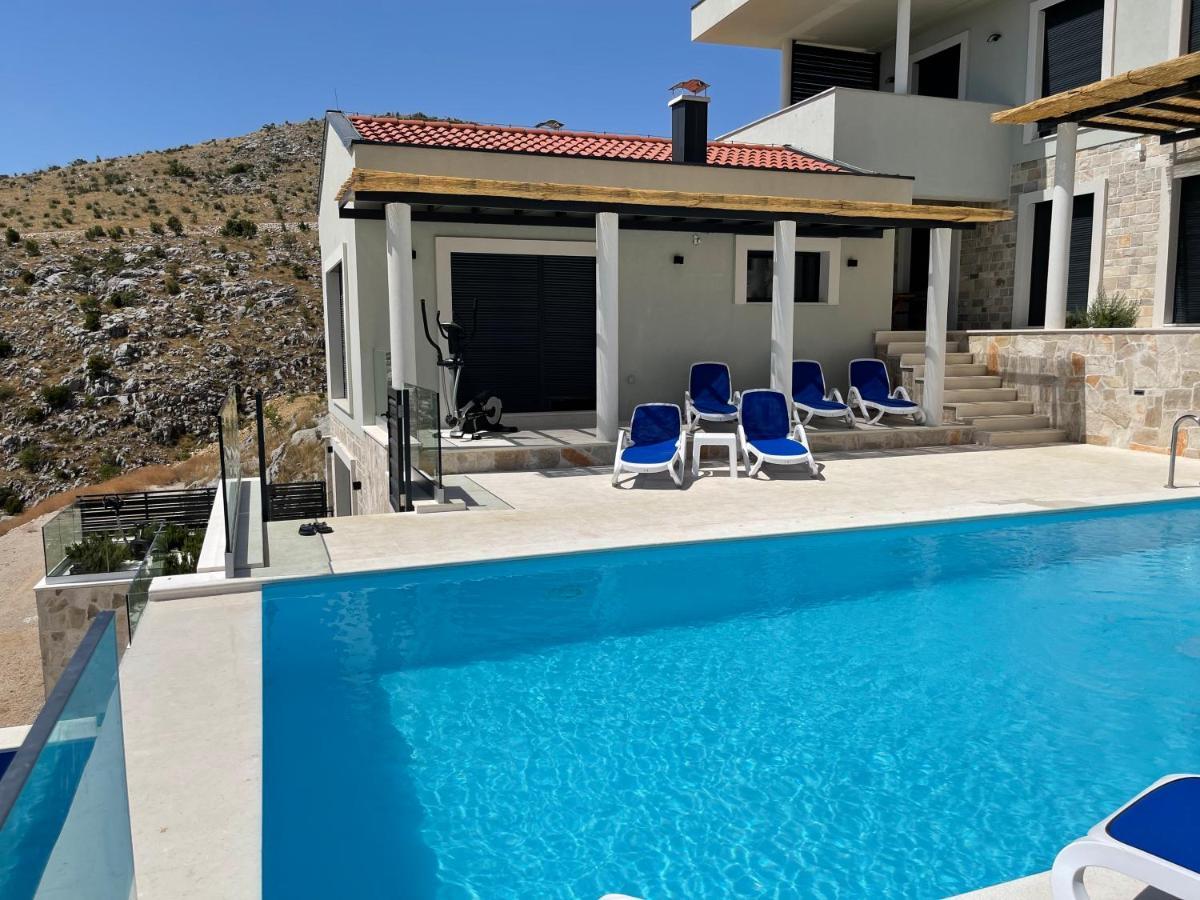 Bellavista Villa Ivanica Exterior photo
